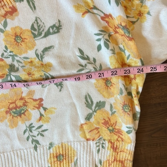 Derek Lamb 10 Crosby Floral Cropped Sweater - Picture 2 of 5